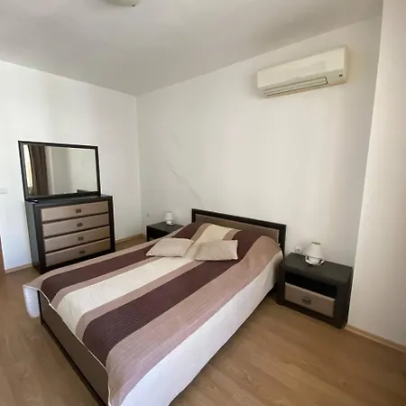 Invest Apartman Várna
